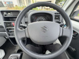 個性豊かなスタッフがお客様のご来店をお待ちしております。 女性の方、車に詳しくない方にも愛車選びをしっかりとサポート致します!!