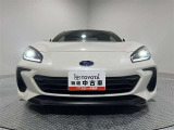 スポーティーなフロントマスク。ヘッドライト点灯状態もかっこいいです。