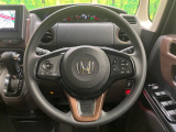 【ホンダセンシング】走行中に前方の車両等を認識し、衝突しそうな時は警報とブレーキで衝突回避と被害軽減をアシスト。より安全にドライブをお楽しみいただけます。