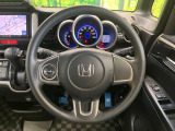 【シティブレーキアクティブシステム】低速走行中に前方の車両等を認識し、衝突しそうな時は警報とブレーキで衝突回避と被害軽減をアシスト。より安全にドライブをお楽しみいただけます。
