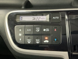 オートエアコン付きです!お好みの温度をセットするだけでエアコンの風量などを自動でコントロール。快適な車内でお過ごしいただけます。