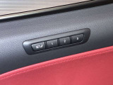 運転の操作性、快適性など全てはシートポジションから始まります。ドライバーごとの好みのポジションを記憶できるシートメモリーは、欠かせない機能です。