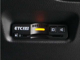 ◆ETC2.0◆進化したドライブ体験。料金収受システムだけだったETCが生まれ変わって、高速道路を賢く使うETC2.0に進化しました。多彩な情報サービスが便利で快適なドライブ体験を提供します。