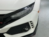 LEDヘッドライトは、点灯の瞬間から最大光量を発揮し、突然暗くなるトンネルなどでの安定感を高めます。