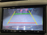 【バックカメラ】駐車時に後方がリアルタイム映像で確認できます。大型商業施設や立体駐車場での駐車時や、夜間のバック時に大活躍!運転スキルに関わらず、今や必須となった装備のひとつです!