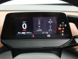 デジタルメータークラスター【Digital Cockpit Pro】付き車両。メーター内にナビゲーションが表示されます。