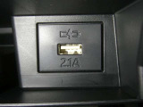 【充電用USB端子】デバイスの充電に便利です。※実際の接続端子は写真で確認or店舗までご気軽にお問合せください♪