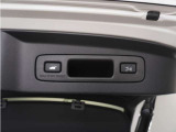 ◆予約クローズ機能付きパワーテールゲート◆キーや運転席のボタン、ハンズフリー機能など多彩なアクセスで自動開閉できます。