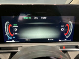モニター式メータパネルです。回生モニター等様々な情報表示を変更できるデジタルスピードメーターとなっております。