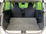 普段のお買い物や通勤、送迎等に十分な荷室スペースを確保しております。セカンドシートを倒すと、大きな荷物の積載も可能です♪