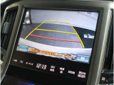 バックカメラが装備されており、後方の安全確認はもちろんのこと狭い場所での駐車や雨の日・夜間など視界の悪いコンディションでのストレスの軽減にもなります!