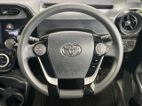 インテリアに合わせたデザインのステアリングは、運転される方のことも考え、運転しやすい形状、大きさです。是非一度、実際に触ってお確かめください。