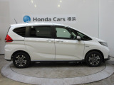 全長426cm、幅169cm、高さ173cmのお車になります。