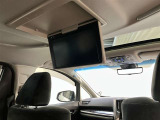 フリップダウン後席モニターはお子様に大人気です♪長距離ドライブや渋滞でも退屈しませんね!