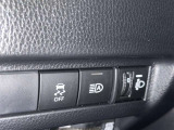 オートマチックハイビームとは、先行車や対向車のライトを認識し、ハイビームとロービームを自動で切り替える機能です。夜道の視界を確保します。詳細は販売店スタッフまでおたずねください。