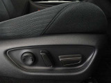 パワーシート搭載。微妙な調整が手軽にでき、ピッタリのポジションで運転することが可能です。