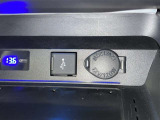 シガーソケット用の充電器が使用可能です!