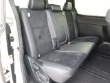 後部座席です!8人乗りのお車となっております!