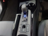 エレクトロシフトマチック(電子式シフトレバー)を採用しております(^^♪直感的に操作することができます!