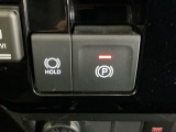 パーキングブレーキはスマートな電子制御式と合わせて渋滞時等にブレーキペダルから足を離しても停車状態を保持してくれるオートブレーキホールド機能で運転が楽になります。スタートはアクセルペダルを踏むだけ