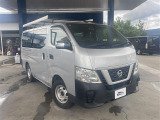 右斜め前方から捉えた車両の外観全景です。フロントグリルやヘッドライト、フロントバンパー右コーナー周辺の現在の状態を画像よりご確認ください。