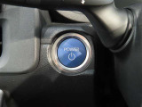 スマートキー装備車なので、キーを取り出さなくてもエンジン始動が可能です。