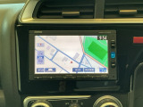 ナビゲーションはフルセグTV対応のGathers純正メモリーナビを搭載しています。Bluetoothオーディオ機能がありますので、スマートフォンなどの音楽も再生できます。