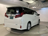 車検や点検・整備も大阪トヨペットにお任せください。お客様の快適なカーライフを長く安心サポートいたします。