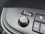 駐車時や狭い道でのすれ違い時に気を使うミラー。電動格納式ドアミラーはそんな時に便利です。