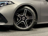 メルセデスの認定中古車「サーティファイドカー」世の中に存在する数ある中古車の中でも、メルセデス独自の厳しい基準をクリアした品質を持つ中古車です。「走行距離無制限保証」・「24時間ツーリングサポート」