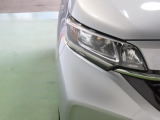 LEDヘッドライトは、点灯の瞬間から光量を発揮し、突然暗くなるトンネルなどでの安定感を高めます。