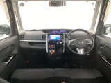 【前方視界】開放的な前方視界!運転がしやすく疲れにくいです♪窓が大きく、見通しがとっても良いおクルマですよ♪