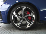 19インチアルミホイール (Audi Sport) / レッドブレーキキャリパー
