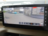 フロントカメラとしても使用できます。見通しの悪い道路でも頼りになる助っ人です