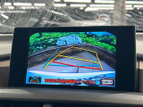【バックカメラ】駐車時に後方がリアルタイム映像で確認できます。大型商業施設や立体駐車場での駐車時や、夜間のバック時に大活躍!運転スキルに関わらず、今や必須となった装備のひとつです!