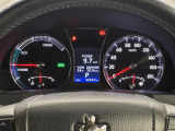 【メーターまわり】ドライバーから見やすい位置にあって安全運転に寄与します。マルチインフォメーションディスプレイでは、クルマに関するたくさんの情報を確認可能。