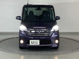 とっても明るいディスチャージヘッドライト(HID)です。 また、フォグライトもついています!