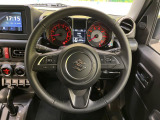 【純正革巻きステアリング】上質な革を使用することで、手にしっかり馴染みとても運転しやすいハンドルです♪