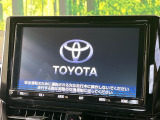 【メーカー純正9型ナビ】インテリアに溶け込むスタイリッシュな「専用設計」メーカーナビを装備♪視認性や操作性など基本性能にも優れ、より上質なカーライフをお楽しみいただけます。