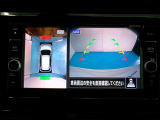アラウンドモニター 白線や駐車車両をナビ及びルームミラーに表示 駐車している車両との位置関係も一目で分かって安心です