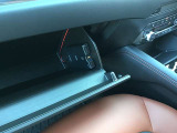 ETCが装着されています。再セットアップ後高速道路の料金所をノンストップで通過できて大変便利です。
