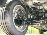 お車を安心してお乗りいただく為には、足回りの定期点検が欠かせません。サービスサポート(有償保証)では無料点検もご提供しており、安心のカーライフをお過ごしいただけるサポート体制が整っています。