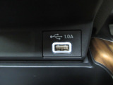 便利な充電用USBジャックも付いています。