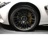 メルセデスの認定中古車「サーティファイドカー」では、万一お車が故障した場合も、ご購入後1年間もしくは2年間※は走行距離にかかわらずメルセデス・ベンツ正規サービスネットワークで無料修理いたします