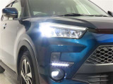 高輝度で点灯速度が速く、しかも消費電力の少ないLEDヘッドライトが装備されています!LEDの明るい光が走行中の視界の確保をサポートして、夜のドライブがより楽しく安全に運転できます♪