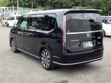 【オートリトラミラー】ドアロックに連動してドアミラーを自動で格納。クルマから離れていてもドアミラーを見るだけでドアの施錠状態が確認できます。