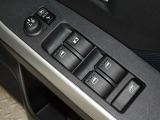 電動格納式ドアミラー・パワーウインドウを装備しています。