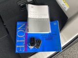 メンテナンスノート【整備記録簿】、取説も揃っています。スマートキーはバッグなどにしまったままボタン操作でエンジンの始動・停止ができて大変便利です。