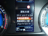 LDW(車線逸脱警報)が装備されておりドライバーが意図せずに白線を跨ぐと警告音で注意を促してくれます♪