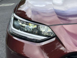 LEDヘッドライトは、点灯の瞬間から最大光量を発揮し、突然暗くなるトンネルなどでの安定感を高めます。